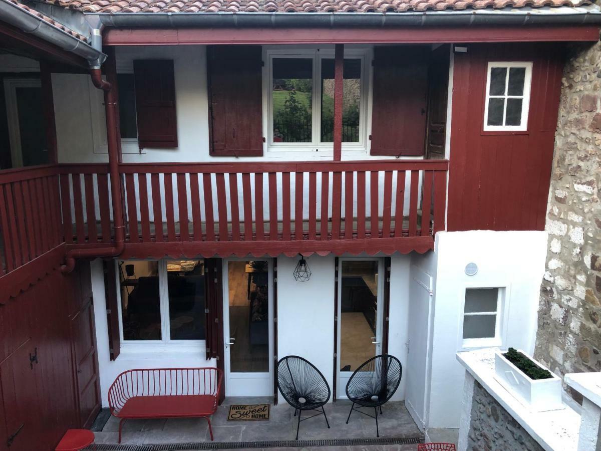 Maison Simonenia Saint-Jean-Pied-de-Port Esterno foto
